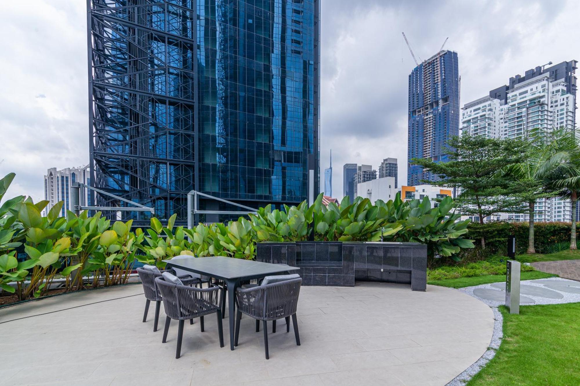 Pangsapuri Eaton Residences Klcc By Plush Kuala Lumpur